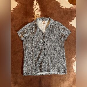 Women's White Stag paisley print button down 
size medium
No flaws